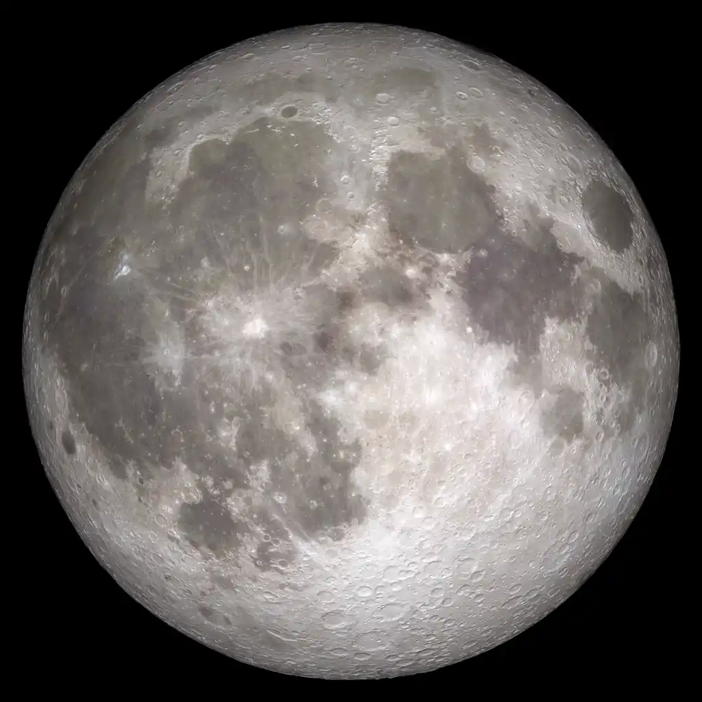 La pleine Lune, vue de face, ses mers sombres et ses cratères nets sur le limbe